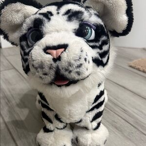 Exclusive FurReal Roarin’ Ivory Tiger Toy (working condition)